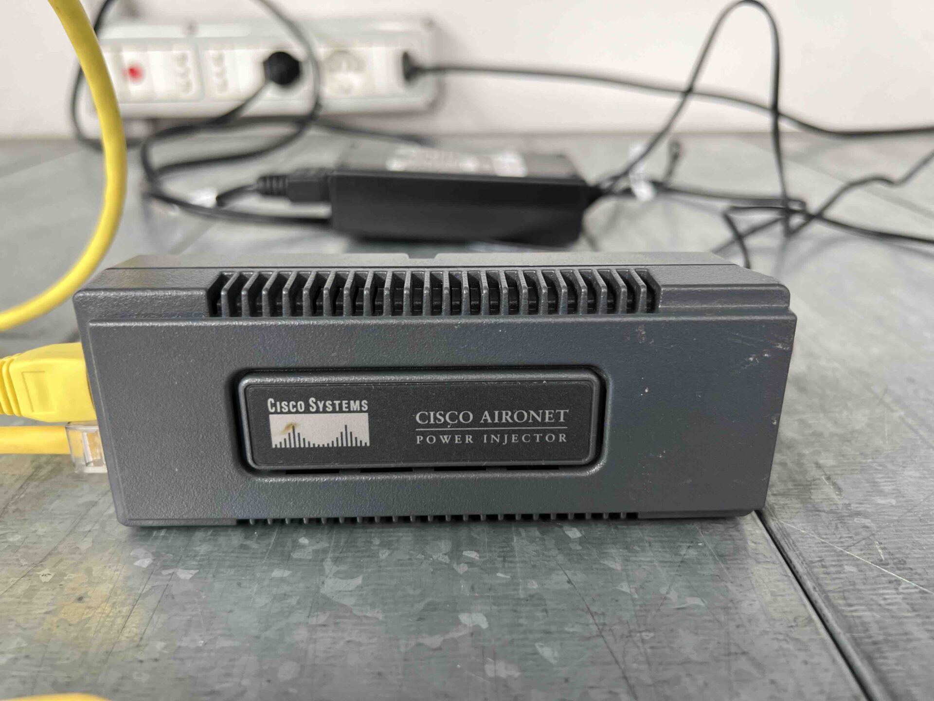 Cisco AIR-PWRINJ-BLR2 Power Injector – Open Box With Power Supply & Cable