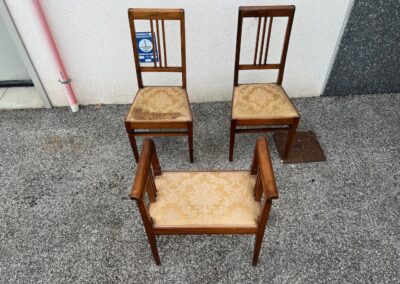 COPPIA DI SEDIE E SGABELLO ANTICHI