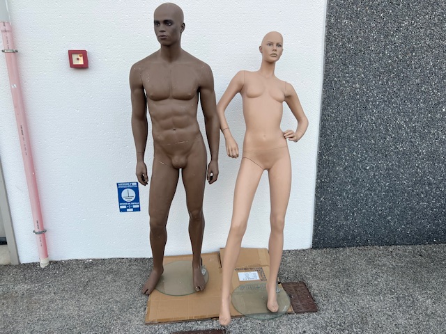 N.2 MANICHINI UOMO/DONNA REALISTICI