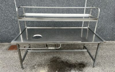 BANCO DA LAVORO ACCIAIO INOX CON SOVRASTRUTTURA E FORO SBARAZZO 210X105