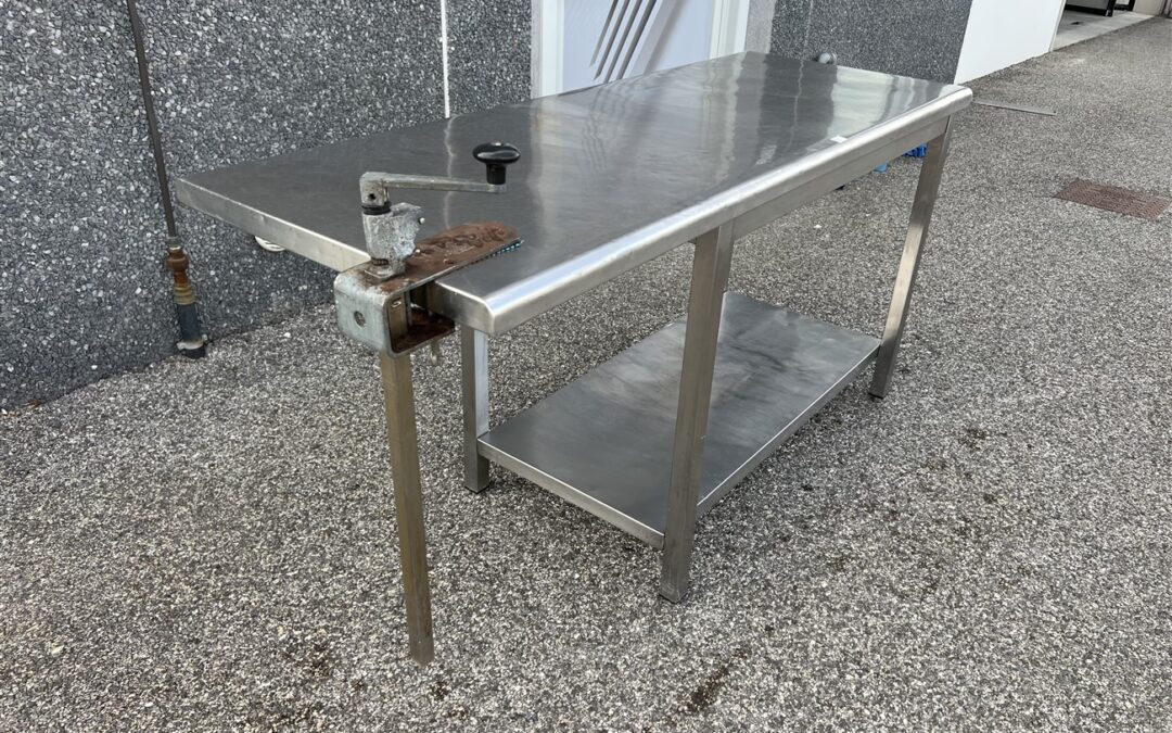 BANCO DA LAVORO ACCIAIO INOX CON APRISCATOLE 160×60