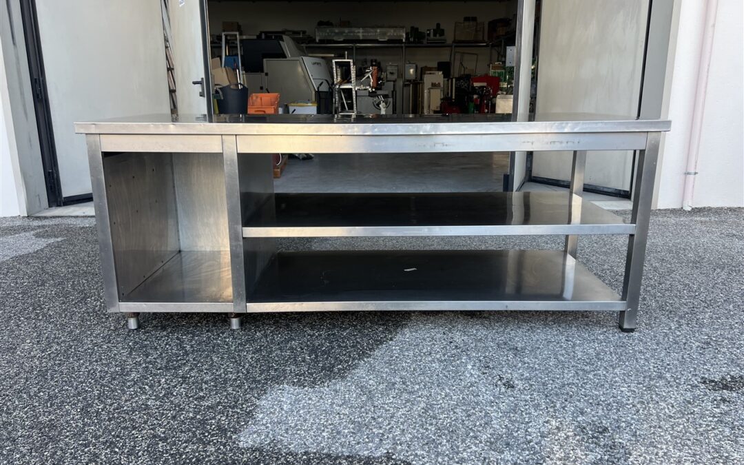 BANCO DA LAVORO ACCIAIO INOX CON RIPIANI 220×80